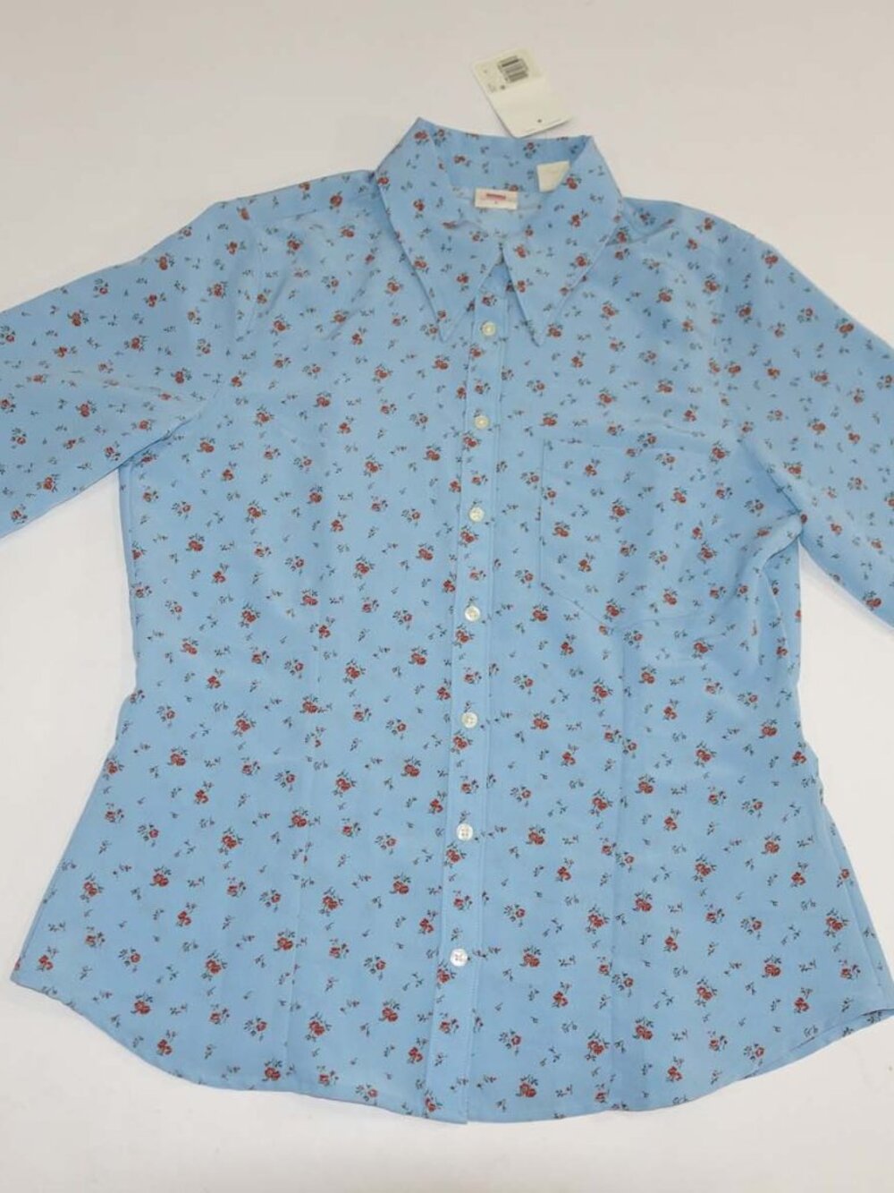 Levi's Women's Everday Standard Fit Button Down Shirt Medium NWT Long Sleeves M
